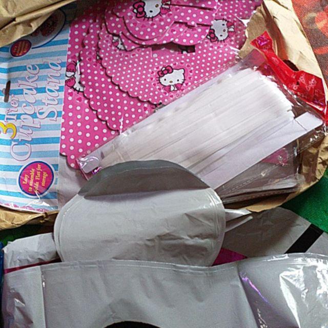 Standing Cake Hello Kitty