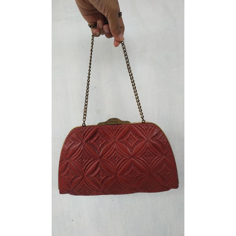 Fossil VRV clutch Brick Red Signature