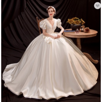 Gaun Pesta Putih Lengan Panjang