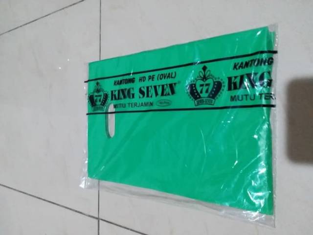 Kantong plastik oval handle polos 20 x 30