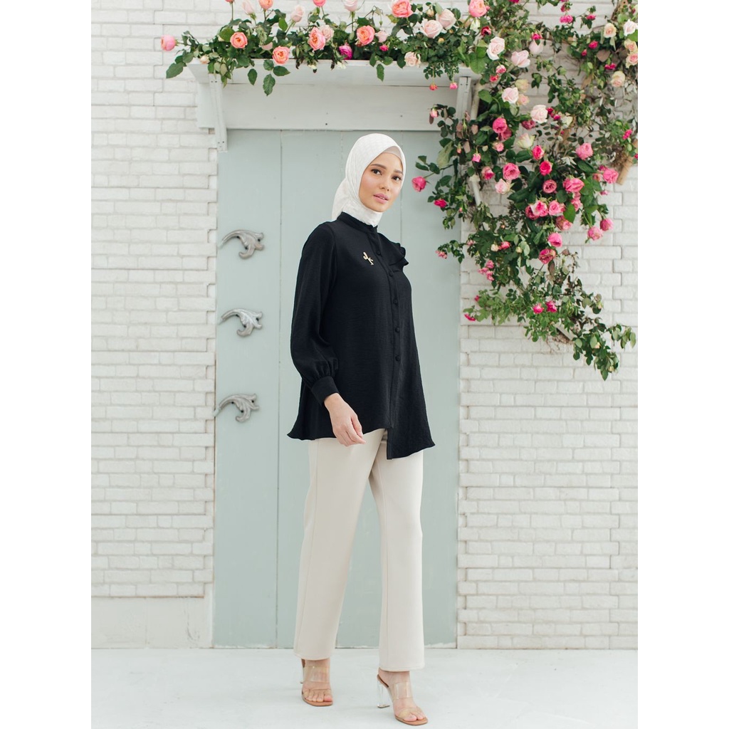 Clara Blouse - Black size XXL by Wearing Klamby