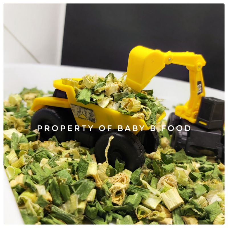 

daun bawang kering/dried flakes/ daun prei/daun bawang prei/bawang prei/rempah dapur/dried leeks