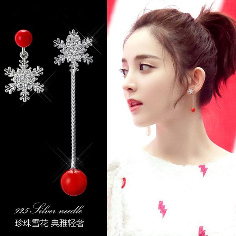 Sederhana Red Pearl asimetris kepingan salju telinga stud Korea elegan merah all-match anting-anting