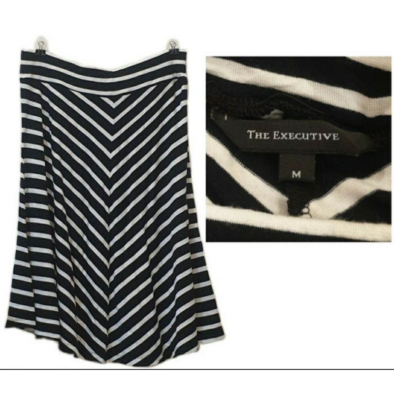 THE EXECUTIVE ROK HITAM PUTIH GARIS GARIS SISZE M