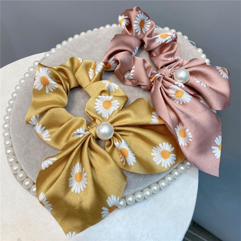 Ikat Rambut with pearl mutiara Scrunchie Daisy Satin Mutiara Silk Pony Tail-2