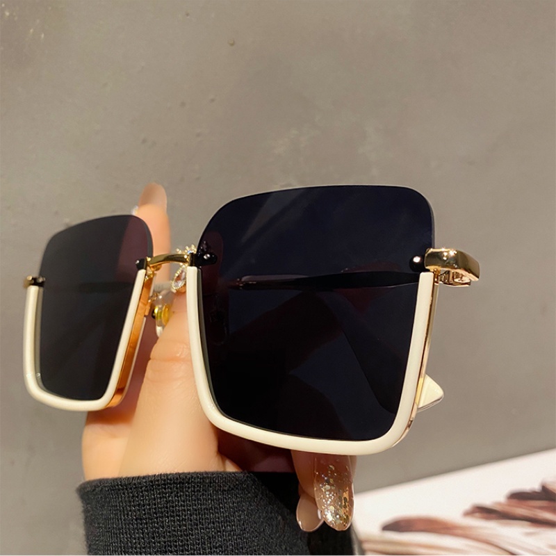 Kacamata Hitam Oversized Model Half Cut Frame Bahan Metal Untuk Wanita