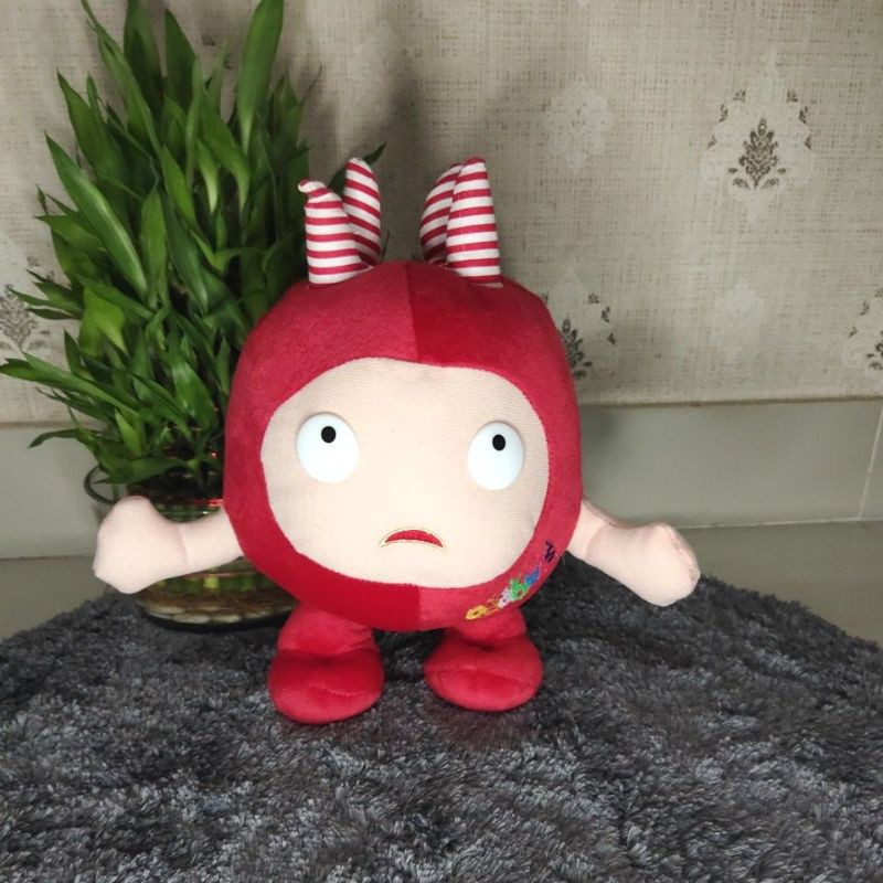 Boneka Oddbods Merah