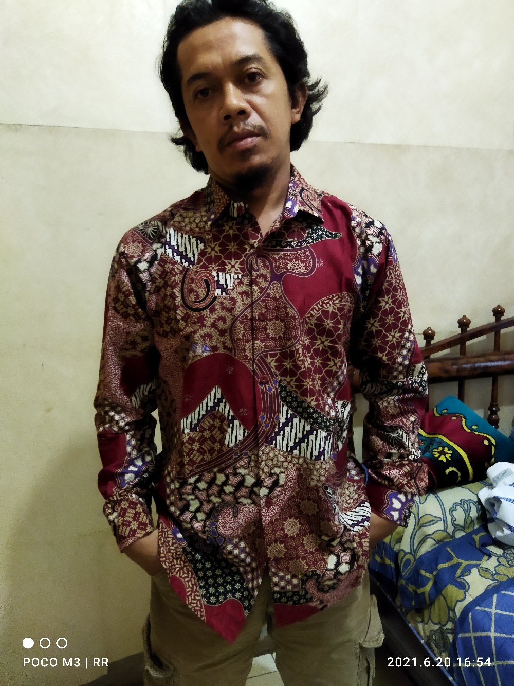Kemeja Batik Slimfit Couple Ayah Anak Warna Merah Pink Lengan Panjang