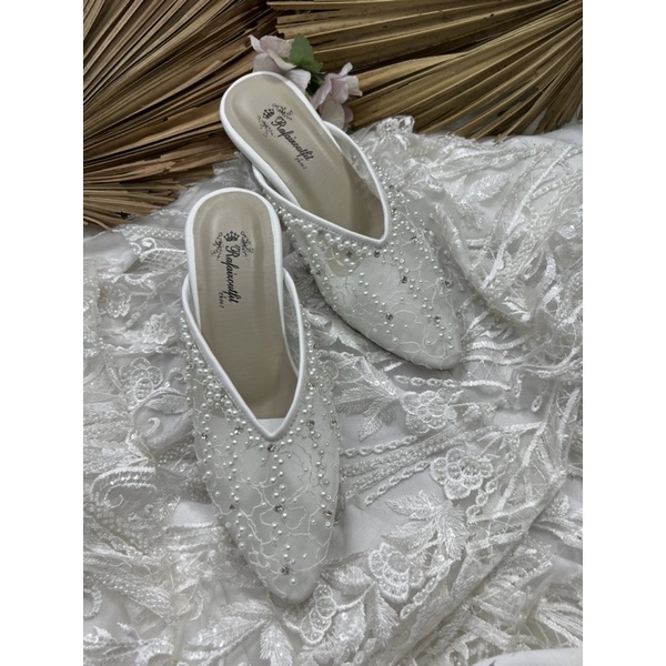 sepatu Rafaizoutfit model Yesika sepatu wedding putih 5cm kaca