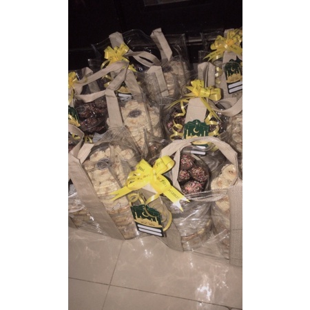 

Paket hampers isi 10 total 30 paket