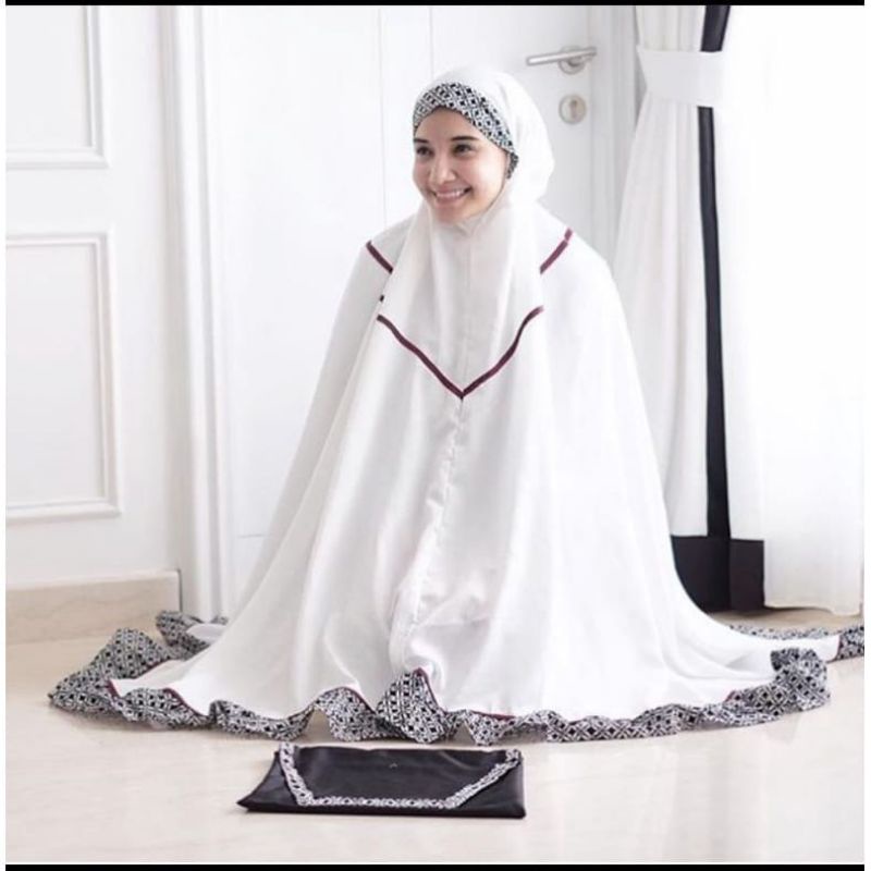 mukena zaskia sungkar (preloved)