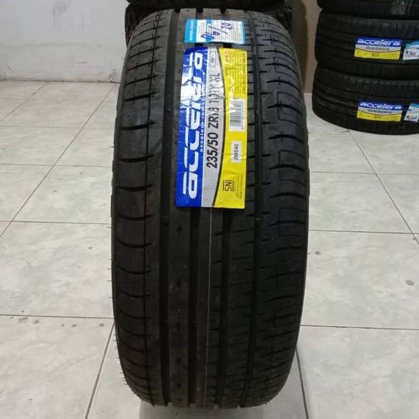 Ban Mobil Accelera Phi-R 235/50 R18 Black Ban Mobil 235/50 R18 Accelera Phi-R Ring 18