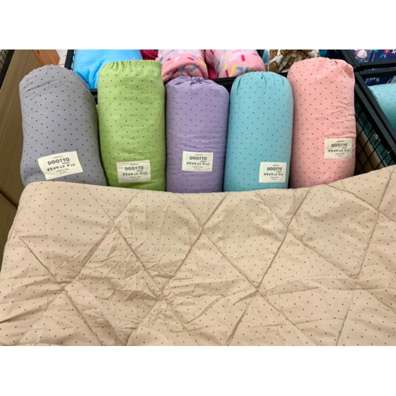 Selimut Dotto merk Informa 150x200