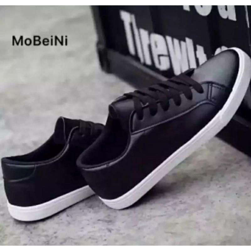 Sepatu Sneakers Wanita Full White &amp; Black