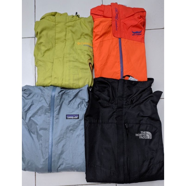BORONGAN JAKET OUTDOOR SECOND MURAH MERIAH, GESER KE SAMPING