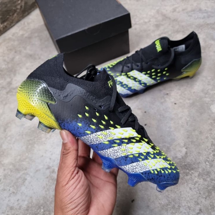 Sepatu Bola Adidas Predator Freak 1 Superlative Blue Fg