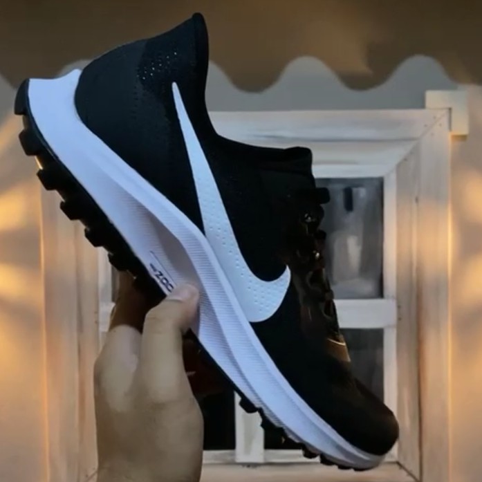 NIKE ZOOM PEGASUS 36 TRAIL BLACK WHITE