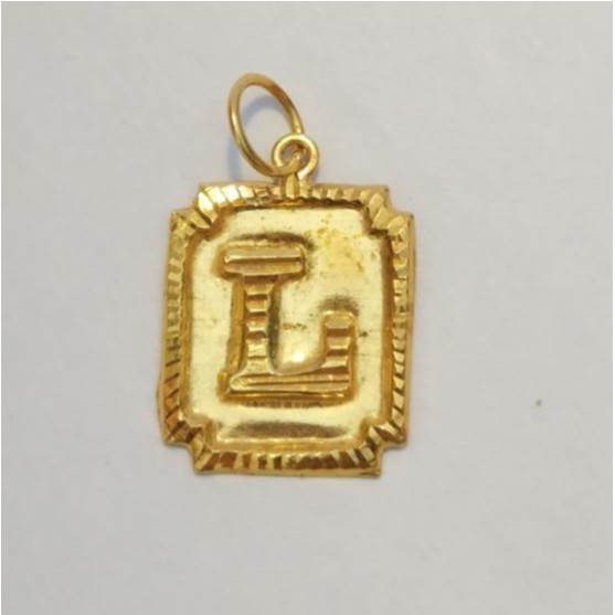 Liontin Plat Kotak Huruf L Emas 70%