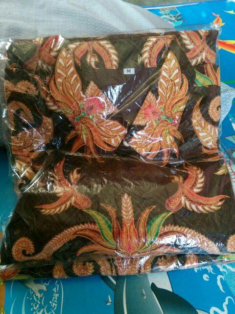 Baju Batik Solo - Kemeja Batik Lengan Panjang Semi Sutera - Batik Pria