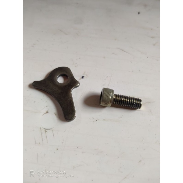 Plat tahanan laker ronsel as  kopling Tiger Revo tiger 2000