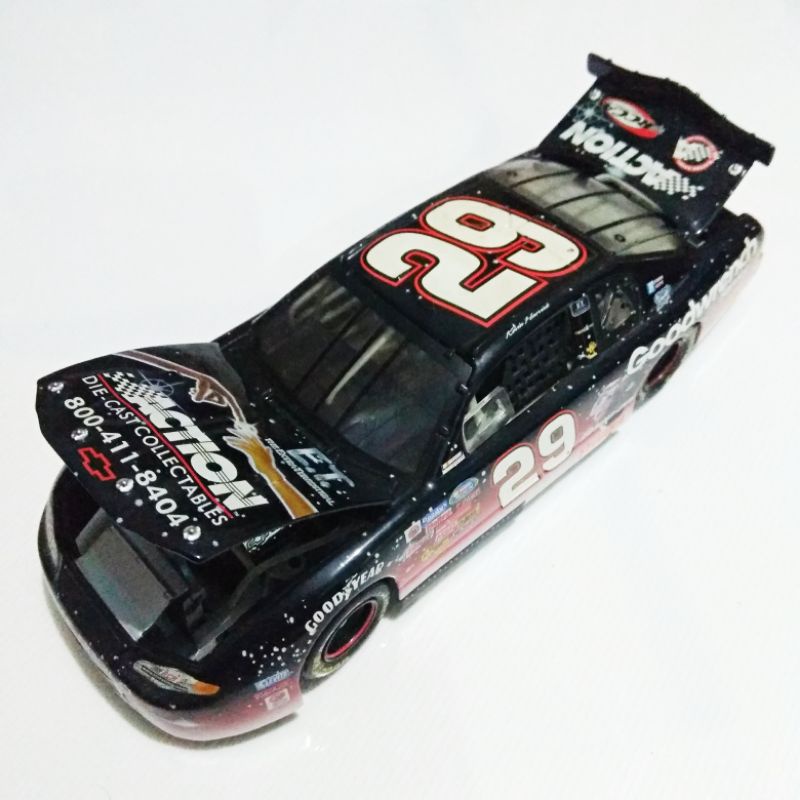 Nascar No 29 GM Goodwrench Service ET Kevin Harvick 2002 Chevrolet Monte Carlo skala 24 ACTION card