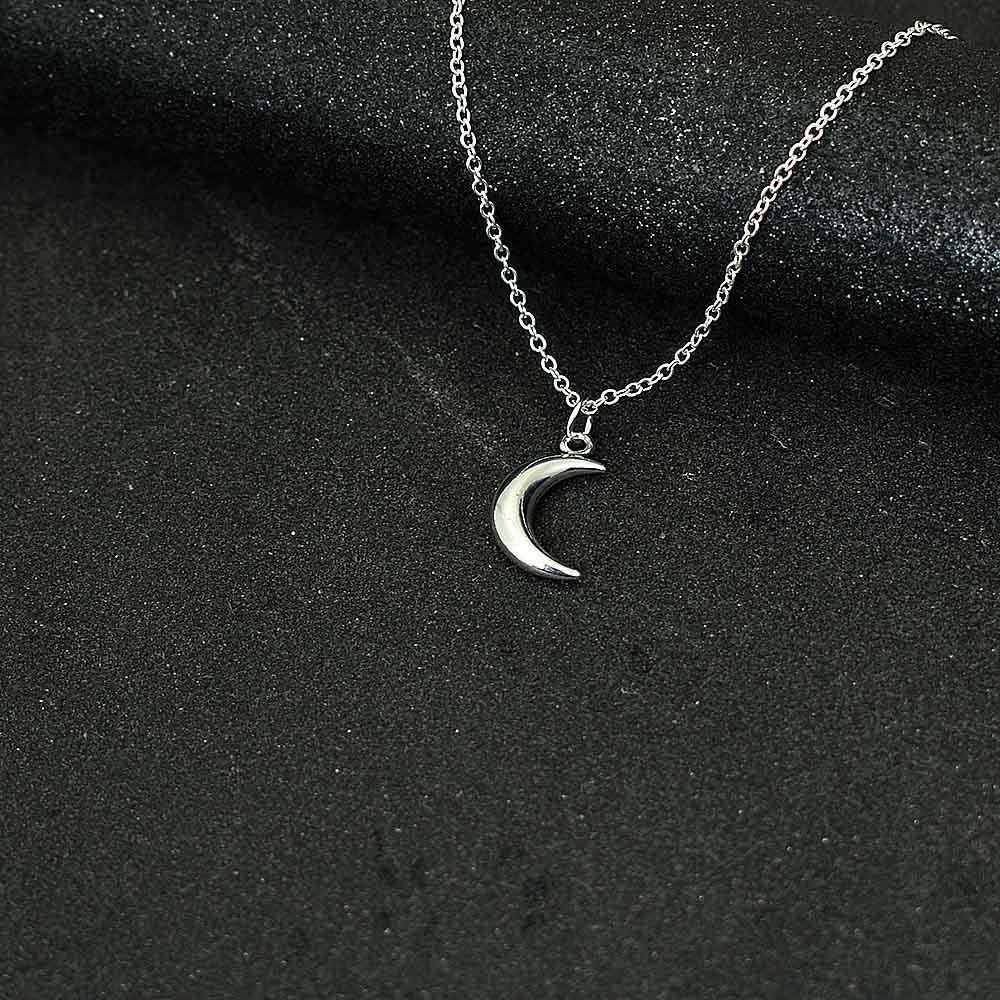 Kalung Rantai Pendek Liontin Bulan Sabit Bahan Metal Warna Silver Untuk Wanita