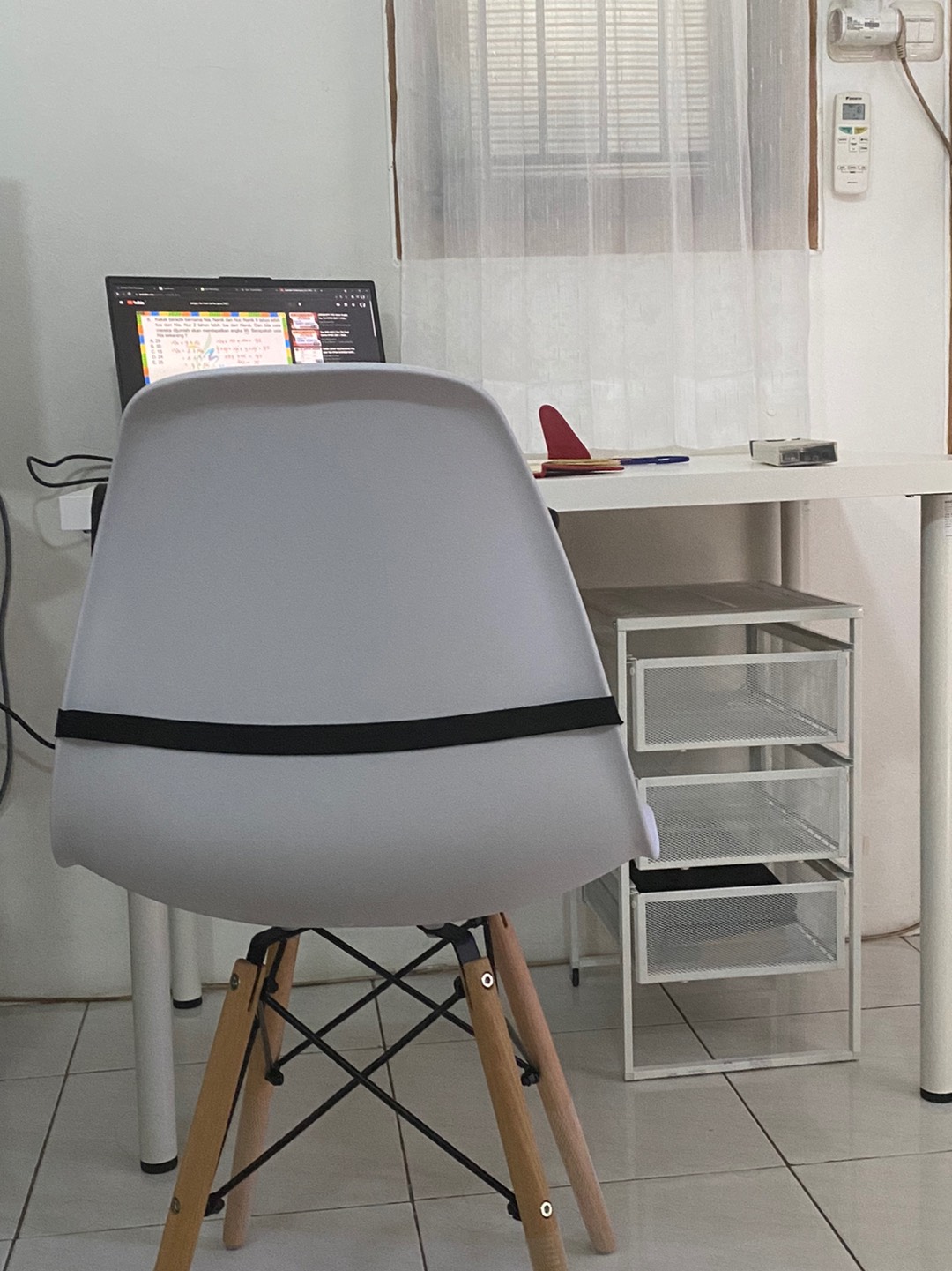 Meja Kantor Ikea Linnmon Adils / Meja Kerja / Meja Belajar