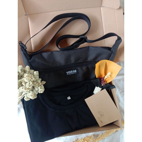 Hadiah Kado Cowok Tas Slingbag + Kaos Polos Hitam | Kado Wisuda | Kado Ultah Cowok | Hampers Cowok.