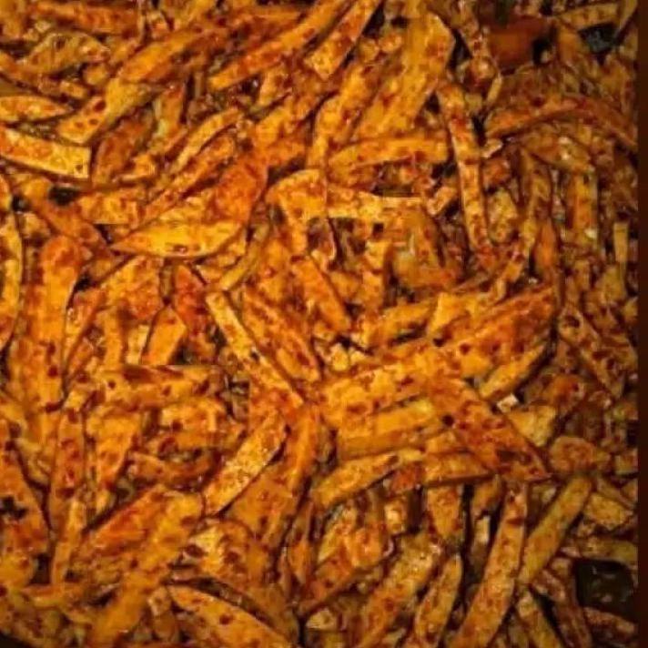 

kode6n1Mb--Basreng cikruh pedas aroma daun jeruk | kemasan 500gr | baso goreng