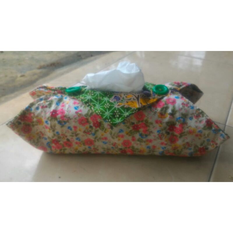Tempat tisu kain
