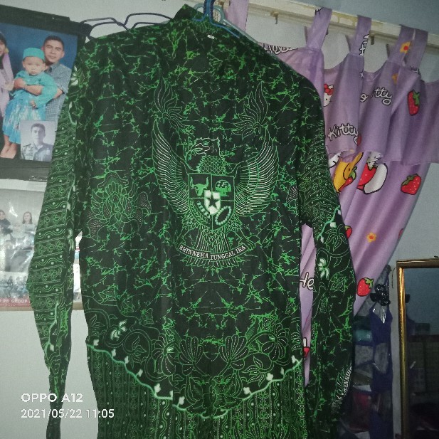 Kemeja Garuda Merah Batik Pria Lengan Panjang