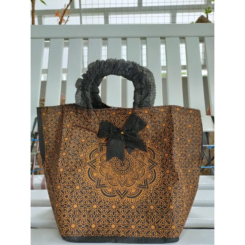 Tas hajatan renda batik bunga NEW Box NBK uk.20x17x25cm