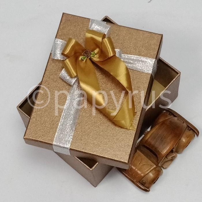 

Papyrus 15X20 Tinggi 5Cm Kotak Kado Gift Box 093