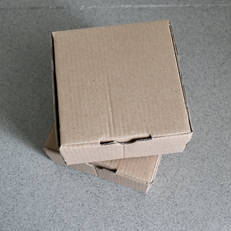 

Kardus 10x10x5cm | Die Cut Kotak Karton untuk Packing Aksesoris | Model Box Pizza | Souvenir