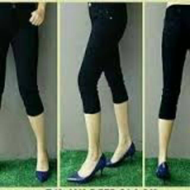 Celana pendek hitam wanita softjeans 7/8