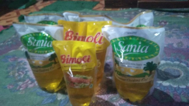 Tropical Minyak Goreng Botol 2 Liter 2x Penyaringan Minyak Goreng Sawit Tropical 2l