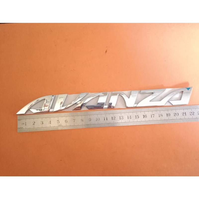 emblem tulisan Avanza