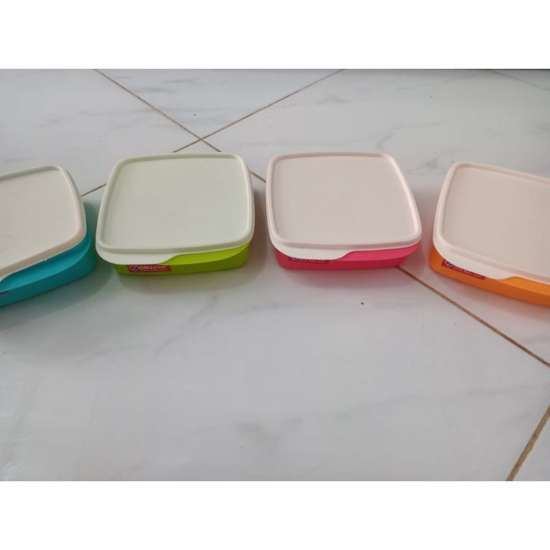 KOTAK MAKAN/ KOTAK BEKAL/ OMPRENG LOLITA
