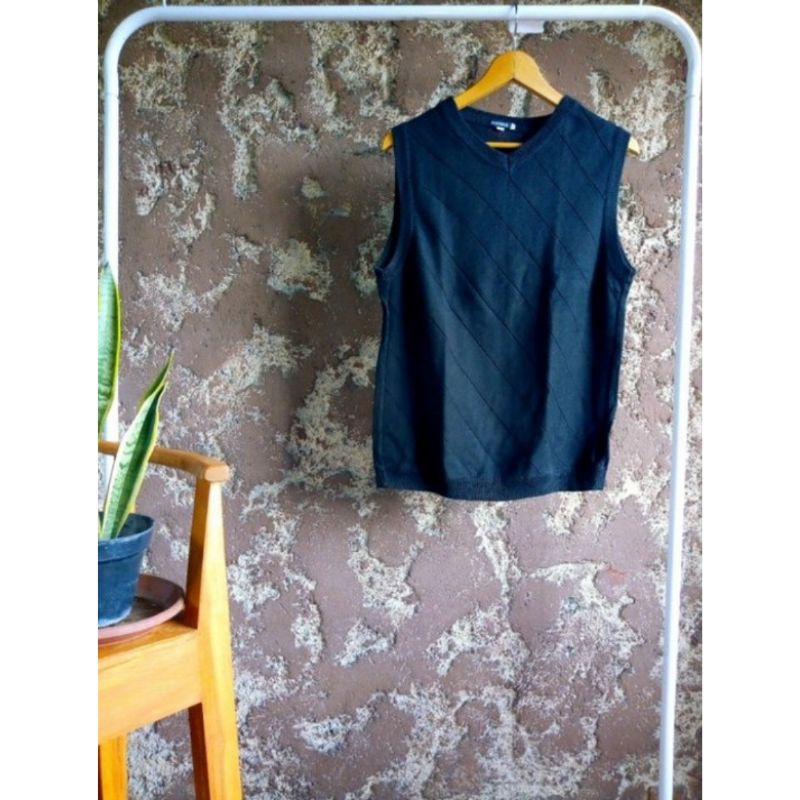 sweater pria rajut kutung tanpa lengan v neck merk m2000 size s