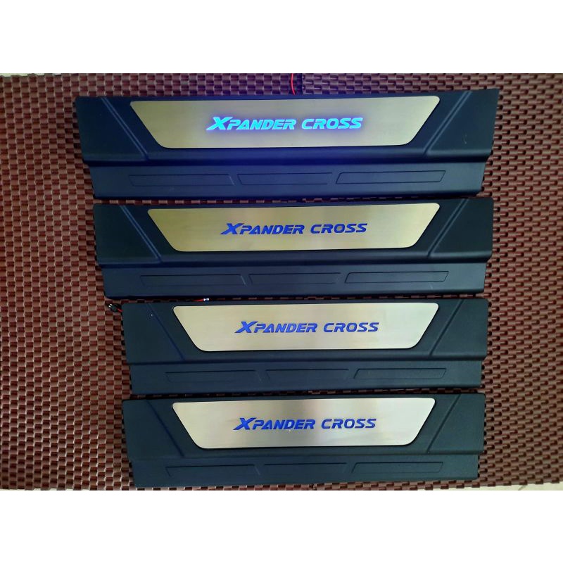 sillplate samping xpander cross pakai lampu led biru