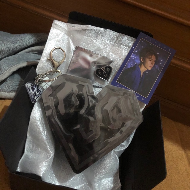 [official] Accessories storage + EXO-L badge EXO L ACE Welcome kit