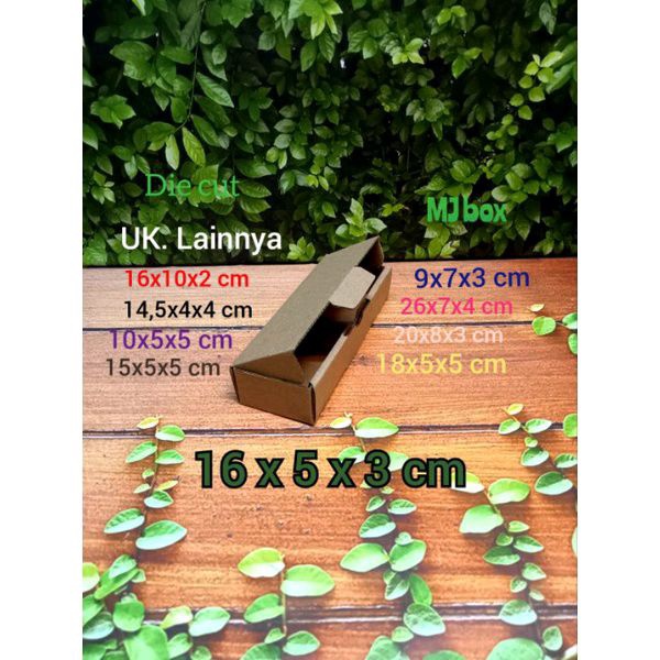 

kardus karton kotak uk 16x5x3 cm, die cut cocok untuk kacamata dan aksesoris lain nya, model box pizza,