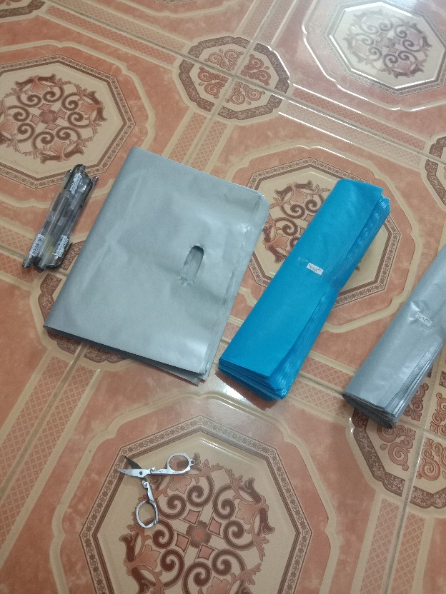 Plastik Berbagai Motif Dan Ukuran