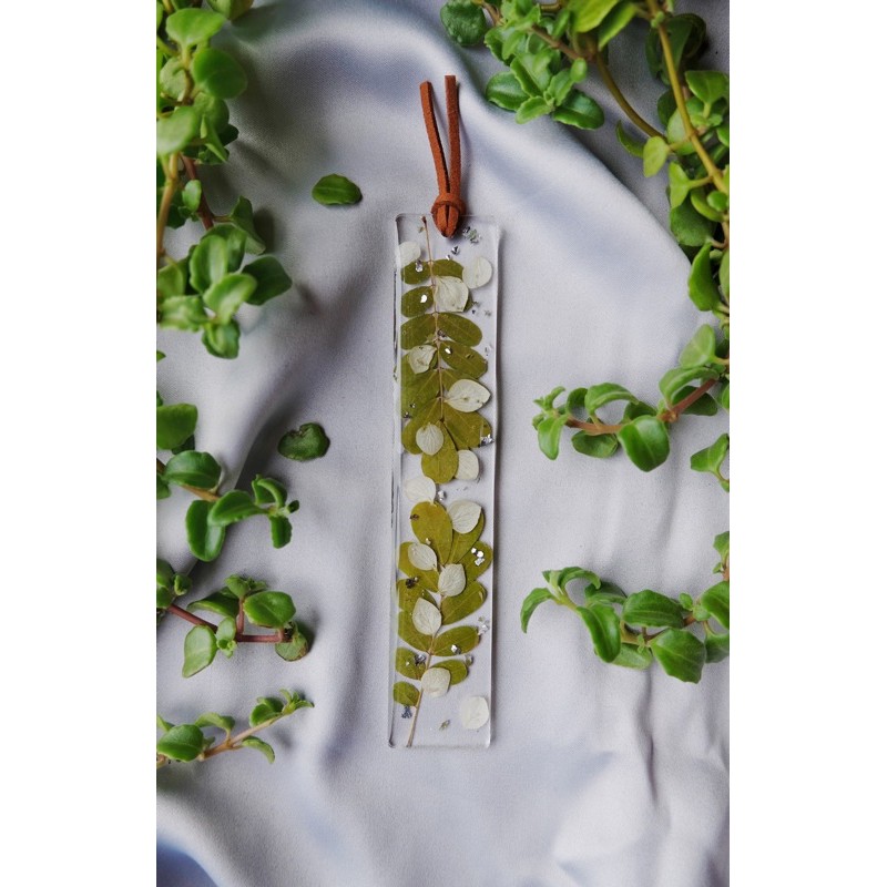 

Pembatas buku bunga / Flowered bookmark part 1