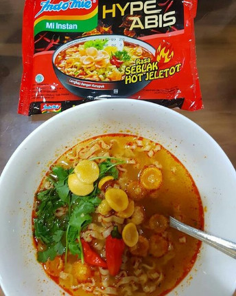 

INDOMIE SEBLAK HOT JELETOT
