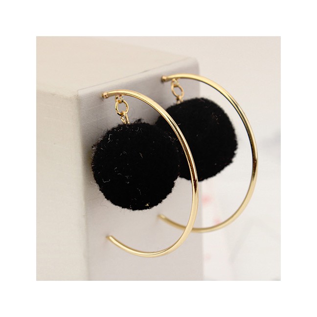 LRC Anting Tusuk Personalized  Circular Ring&amp;fuzzy Ball Decorated Pom Earrings