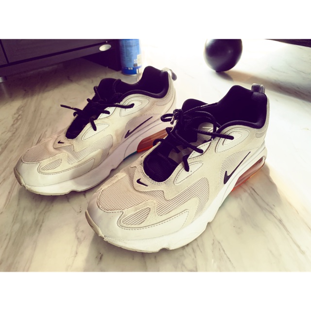 Sepatu Lifestyle Nike Air Max 200 White US 11 / EUR 45 Bekas / Second