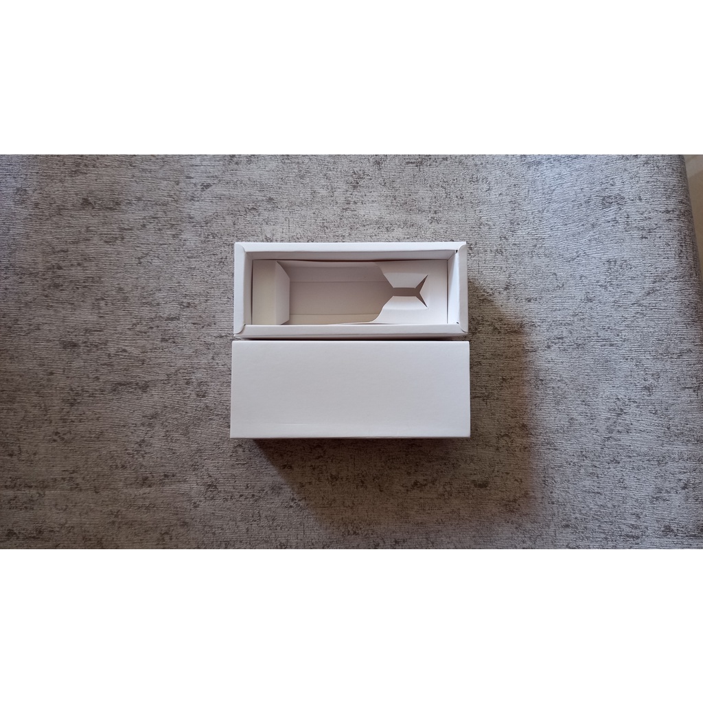 

Box Botol Parfum LeLabo Le Labo 12x4x4 sliding box ivory putih