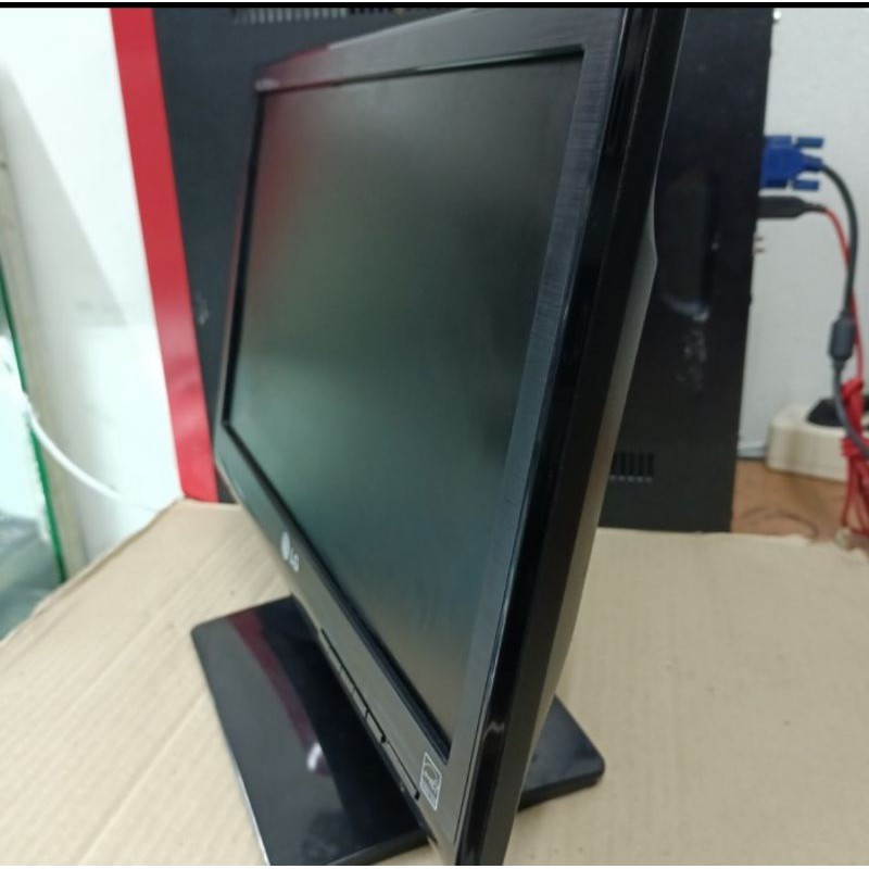 MONITOR merk campur LCD 16INCH LIKE NEW