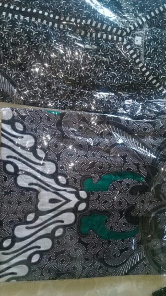 Atasan Pria Kemeja Batik Tradisional Lengan Panjang• Baju Batik Pria•batik Pria